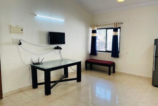 Calangute Apartment with Pool