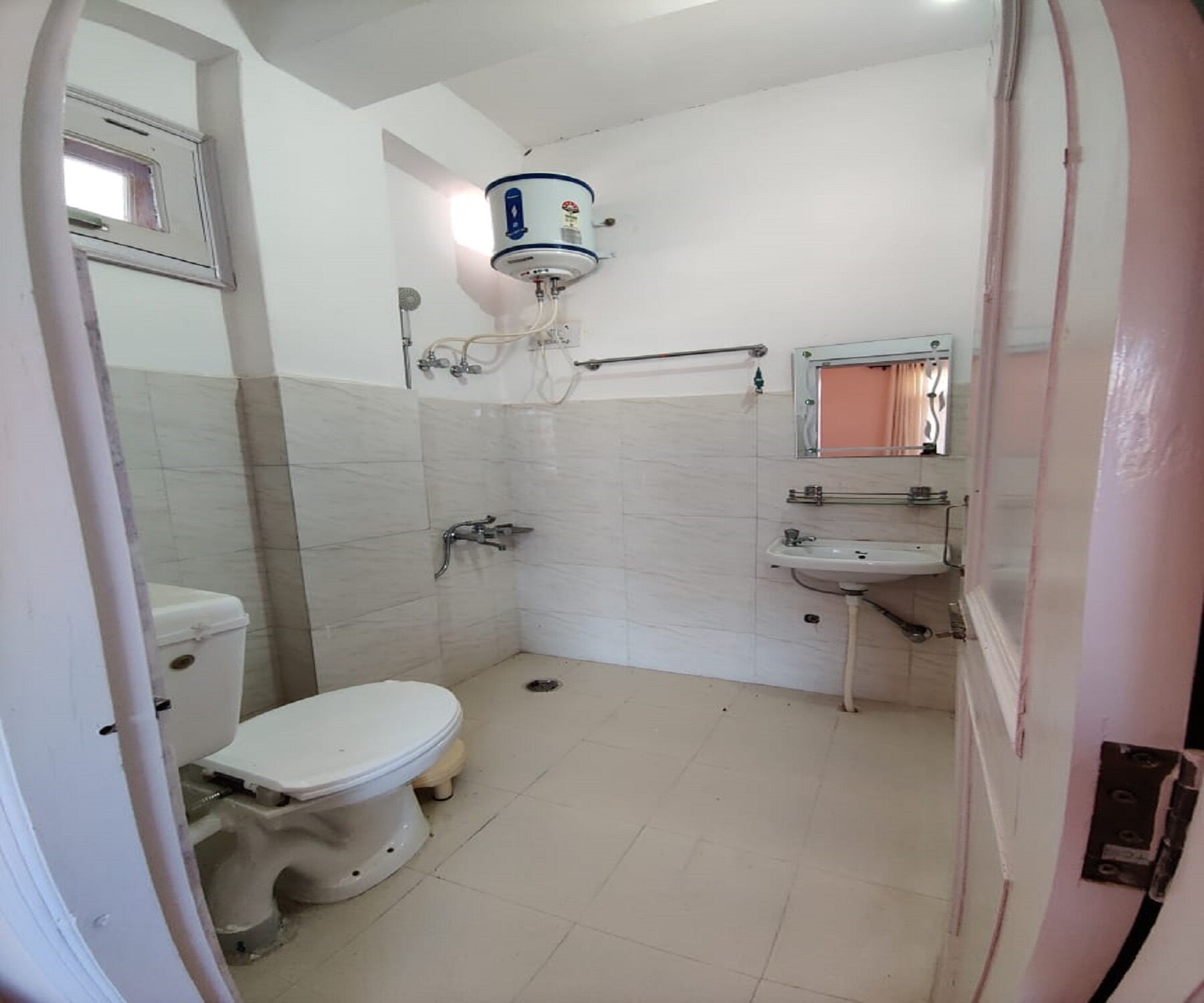 Pine Hills Homestay - Tap to explore photos