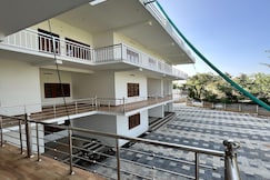 Biriyomz Residency, Kalpatta, Munderi, Low Cost Rooms and Deluxe Apartment, Wayanad