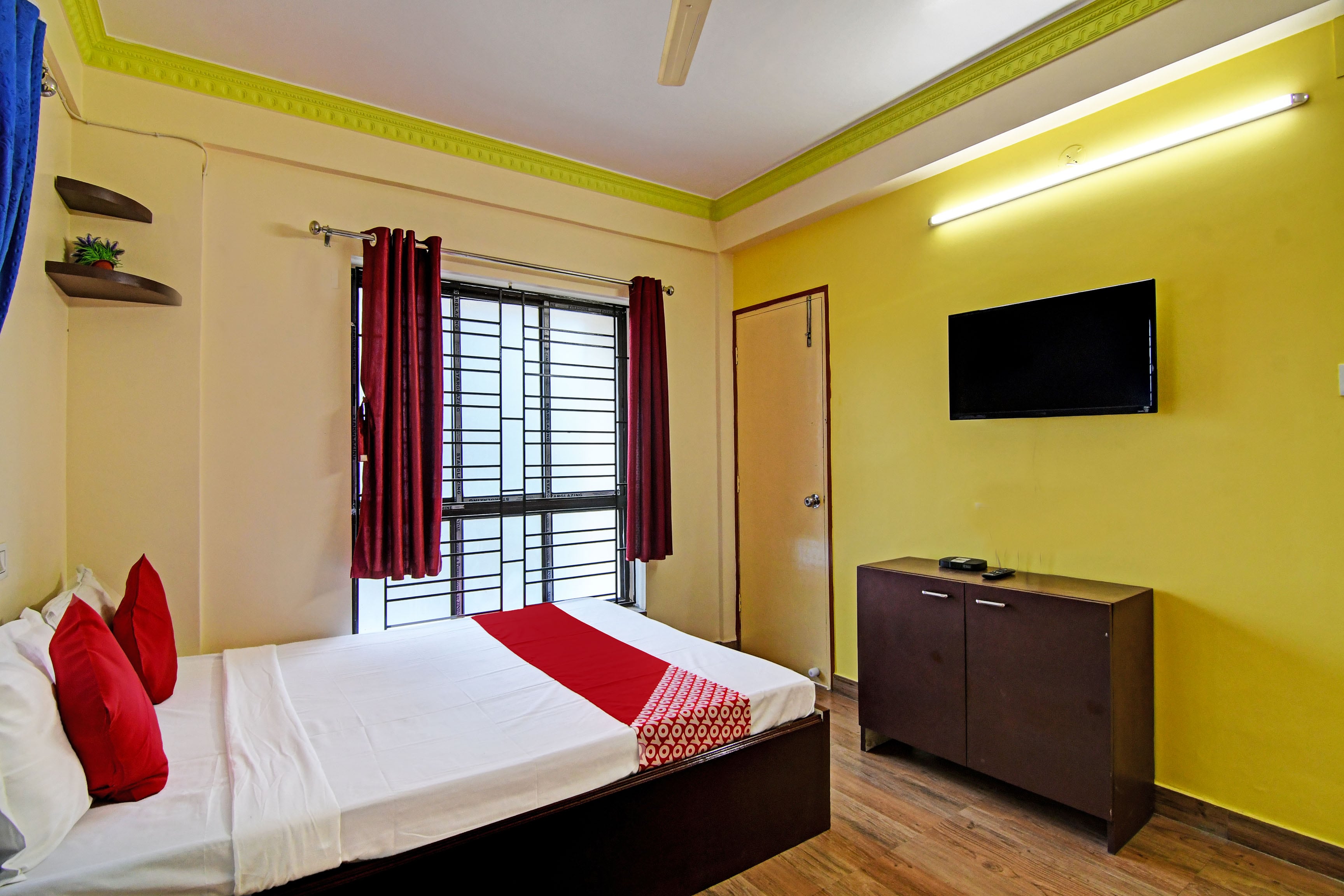 Hotel O Shree Near Akankha More - Tap to explore photos
