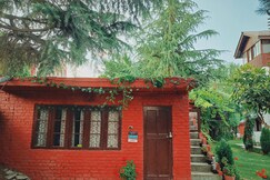 Whispering Pines Garden Retreat Near Airport, Srinagar