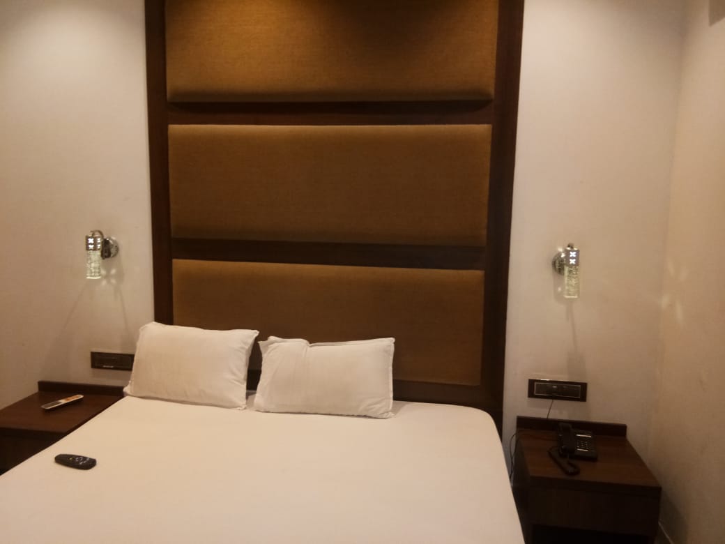 Deluxe AC Room 1