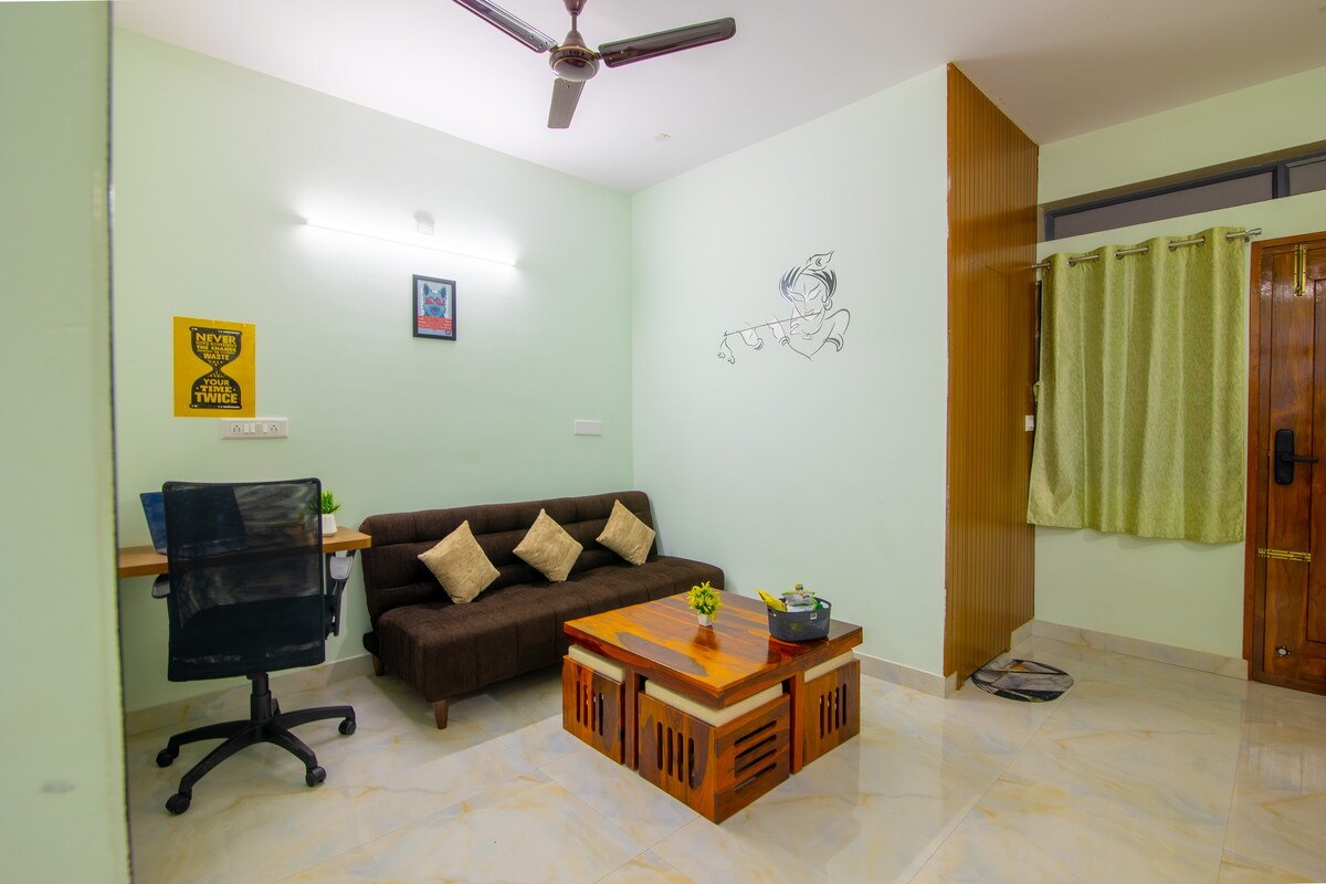 Awesome 1 BHK 1st floor - Tap to explore photos
