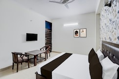 Hotel O Avs Hotel and restaurant, Noida