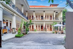 Collection O Budget Door Legian Inn @Poppies Road, Bali