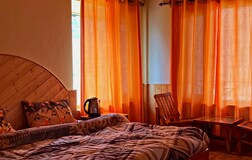 Luxury Room With Private Bathroom