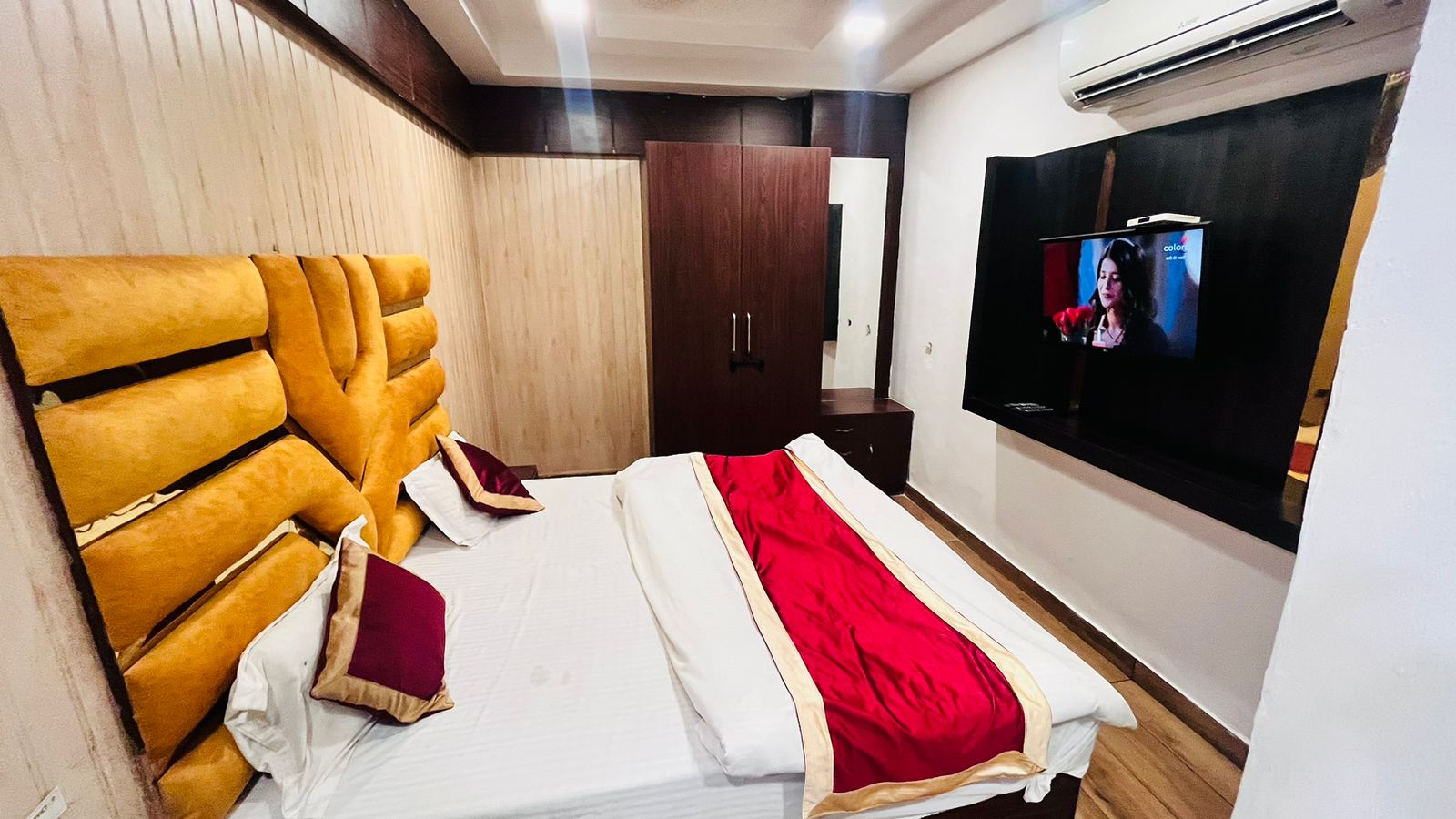Hotel Royal Inn Raebareli - Tap to explore photos