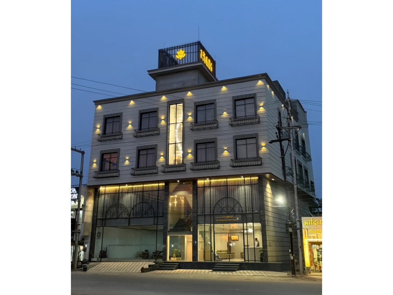Hotel Vivanz Palace - Tap to explore photos