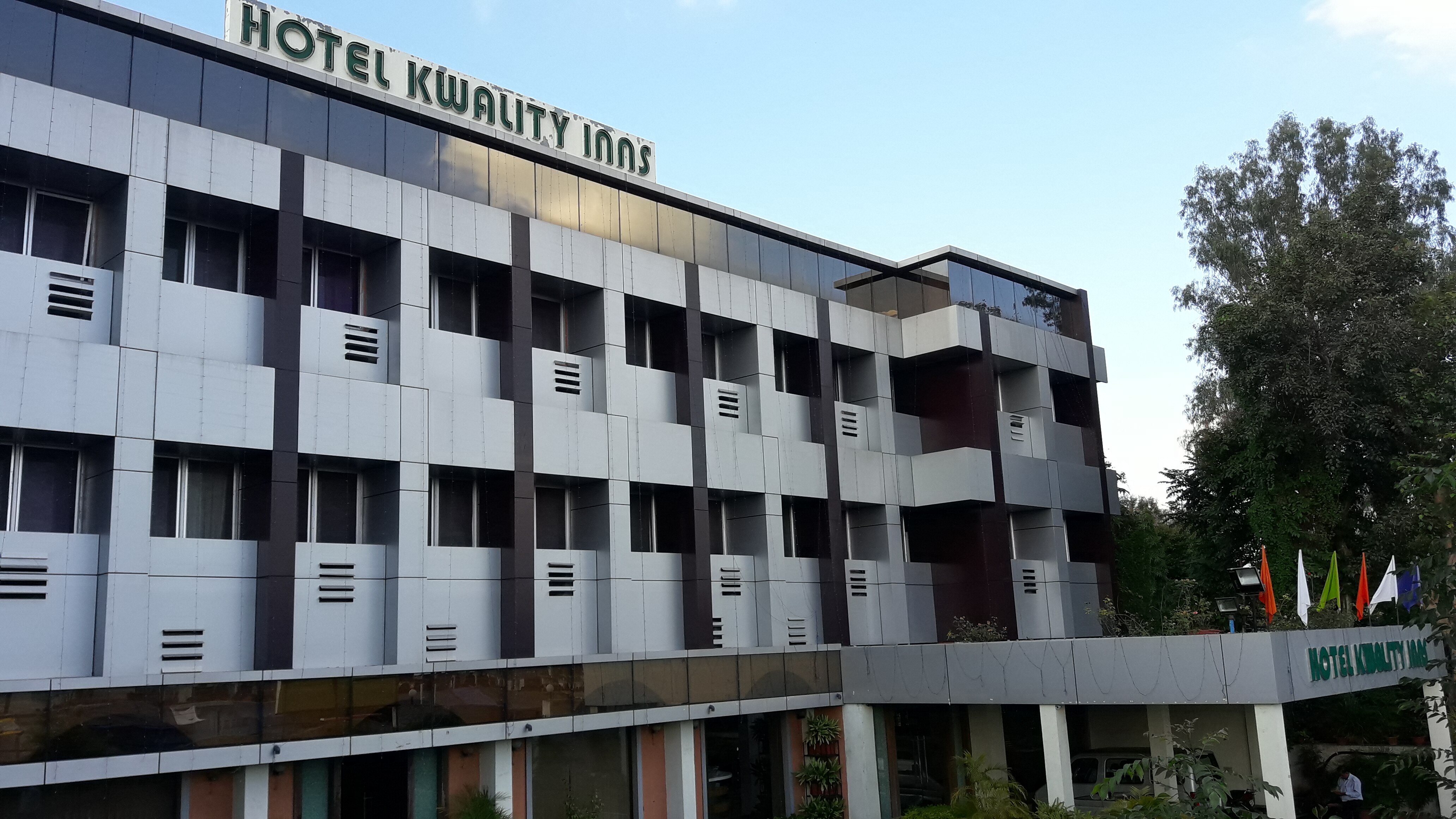 Hotels In Line Tank Road Ranchi 81 Line Tank Road Hotels - 