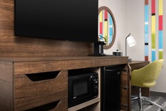 Hampton Inn & Suites Durham North I-85, Orange, North Carolina
