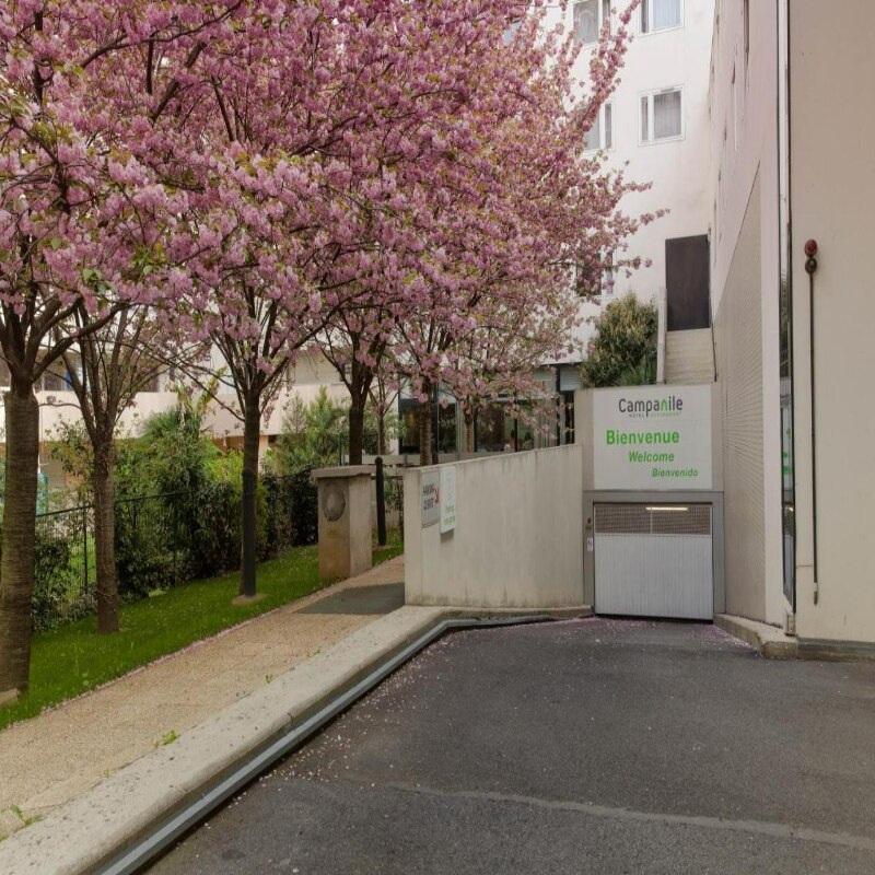 Campanile PARIS 19 - La Villette - Tap to explore photos