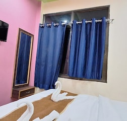 Deluxe AC Room with Attach Washroom