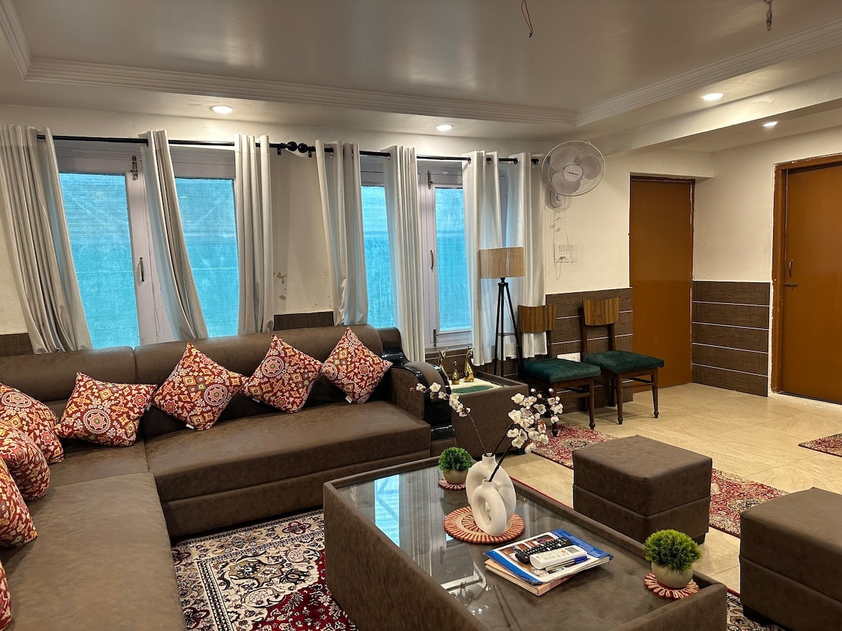Naju Villa-Entire 2BHK Villa near Srinagar Airport - Tap to explore photos