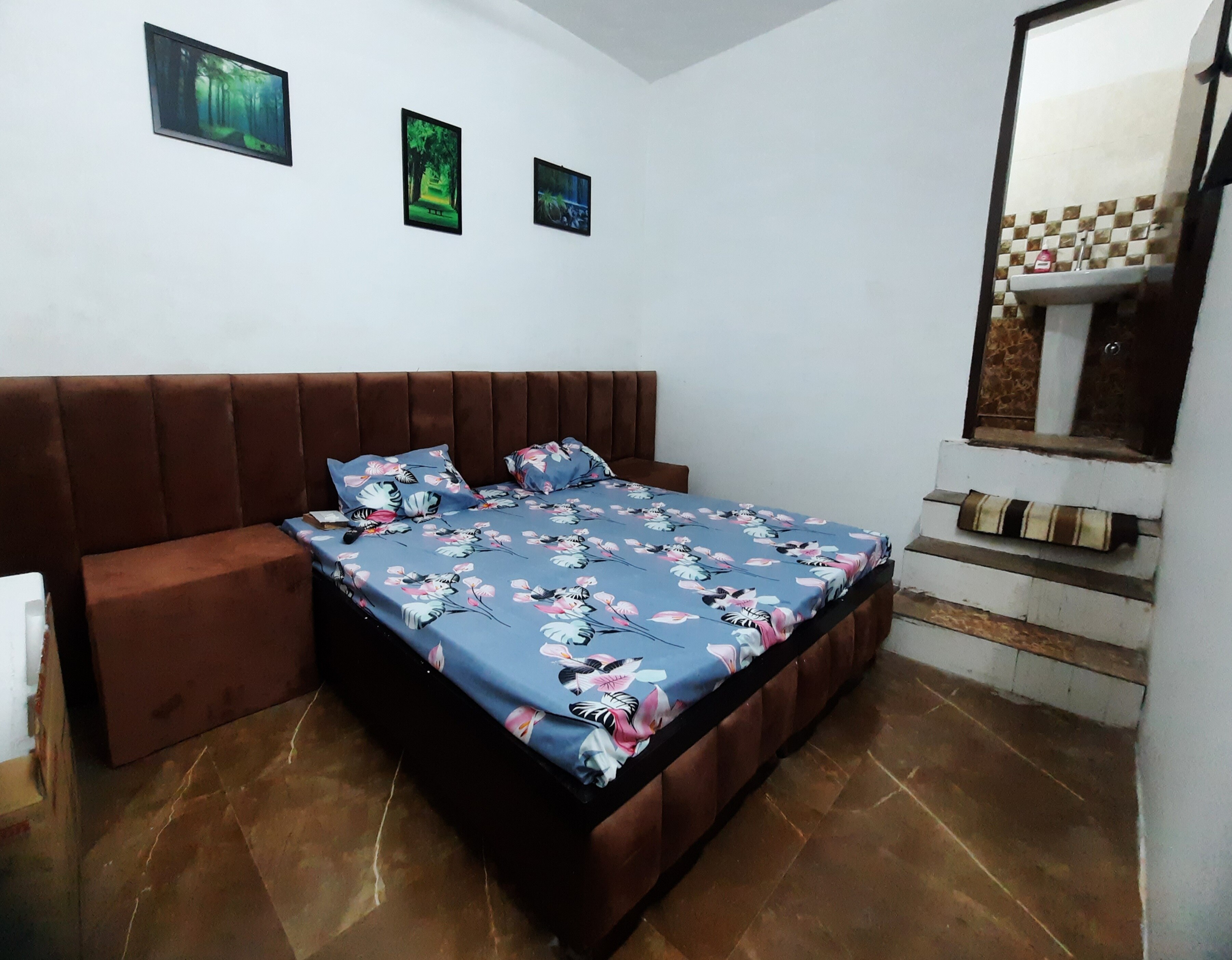 Ludhiana hotel rooms - Tap to explore photos