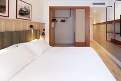 Via Sants Hotel Barcelona, Tapestry Collection by Hilton, Barcelona