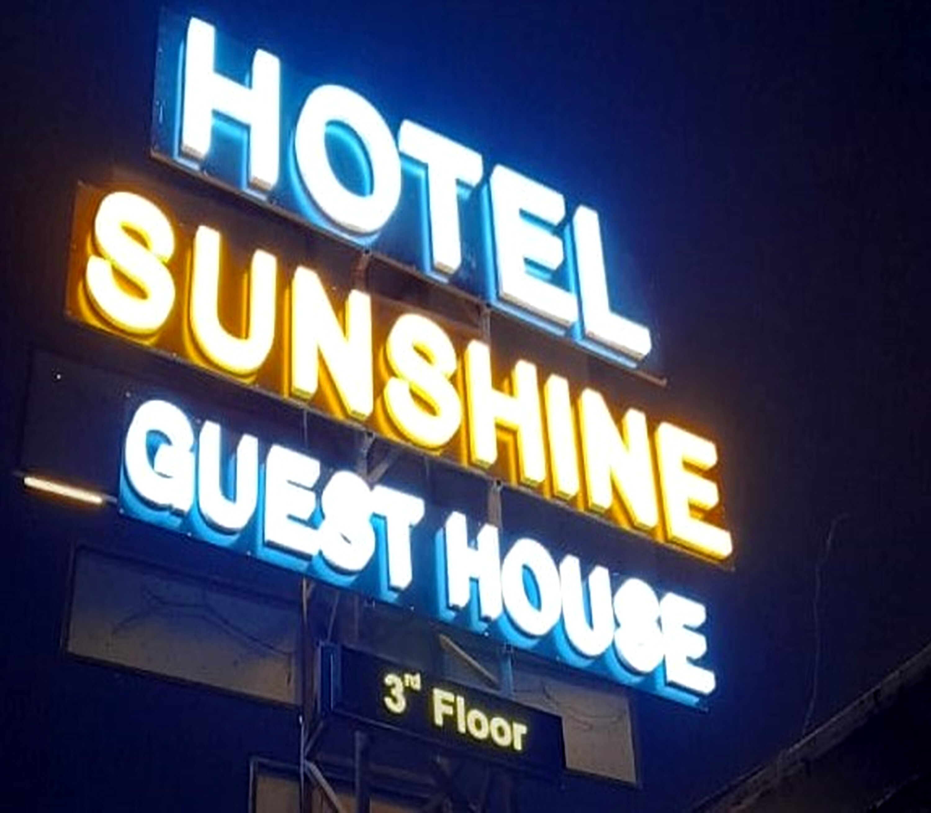 Hotel Sunshine - Tap to explore photos