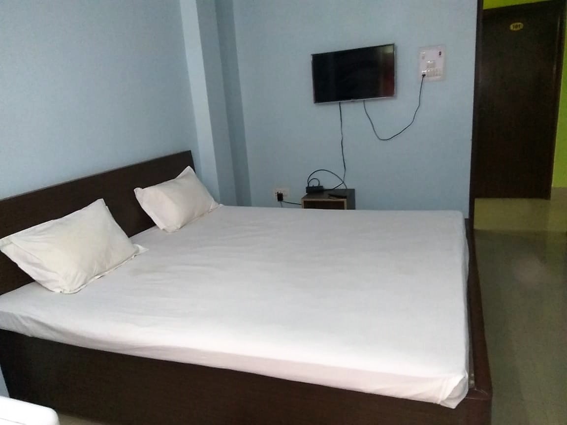 Hotel shakuntala Palace Bodhgaya - Tap to explore photos