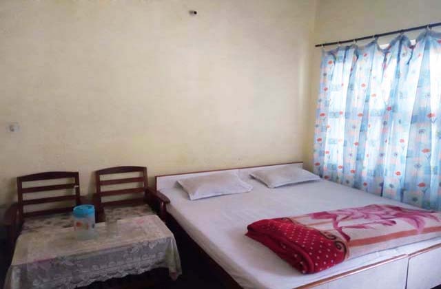 Bharat Guest House Govind Ghat - Tap to explore photos