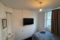 Golden Star Hotel,  London