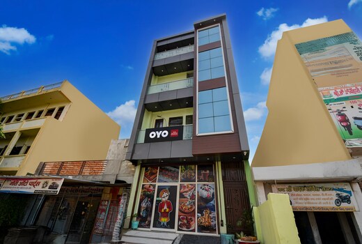 SPOT ON Hotel The Baithak & Restaurant