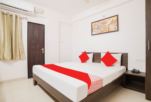 Hotel O by OYO Golden Villa Khandkar park