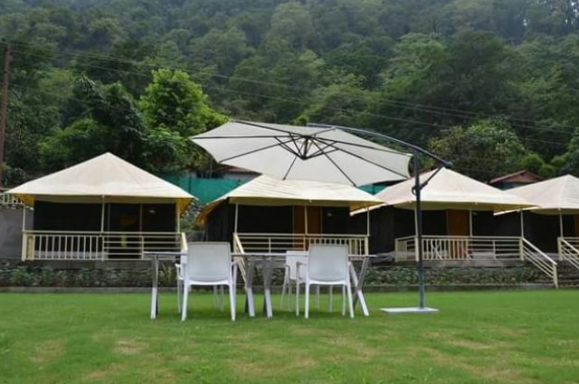 Bull Adventure 0015 | Hill-view Tents - Tap to explore photos