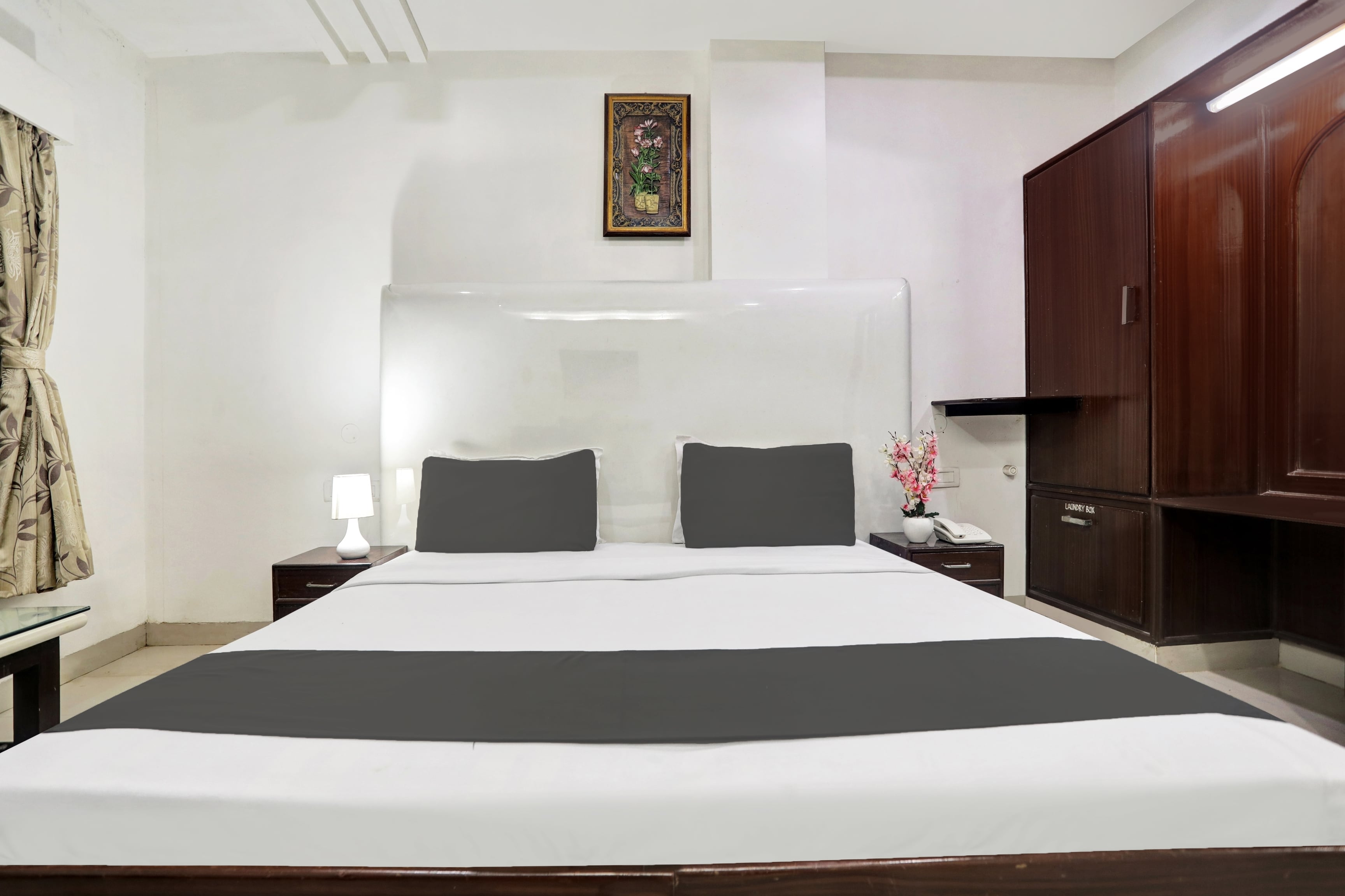 Townhouse Hotel Grand Arya - Tap to explore photos