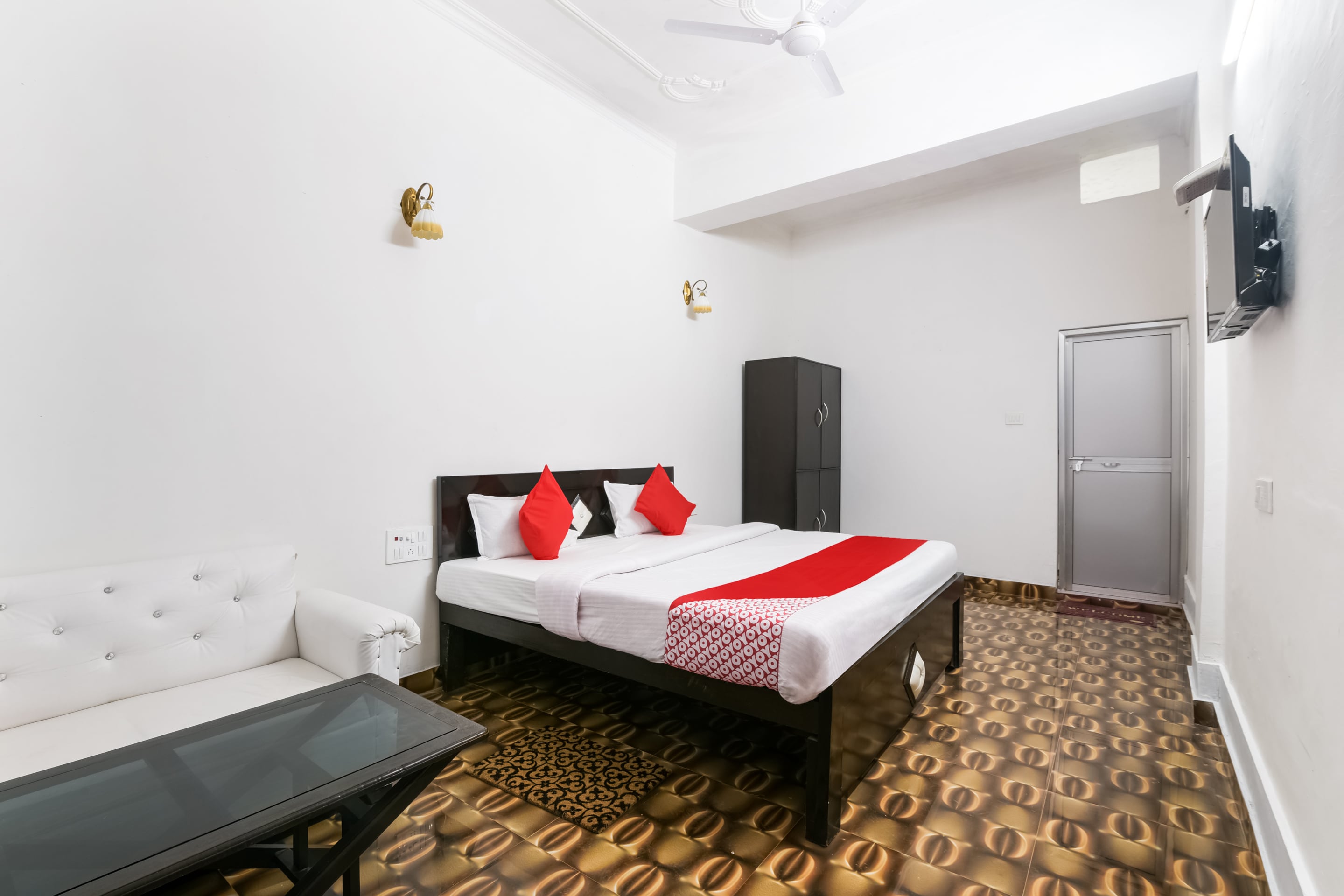 Hotel O Kavyanjali - Tap to explore photos