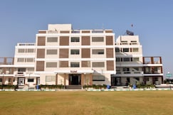 UTSAV HOTEL & RESORTS, Khandwa