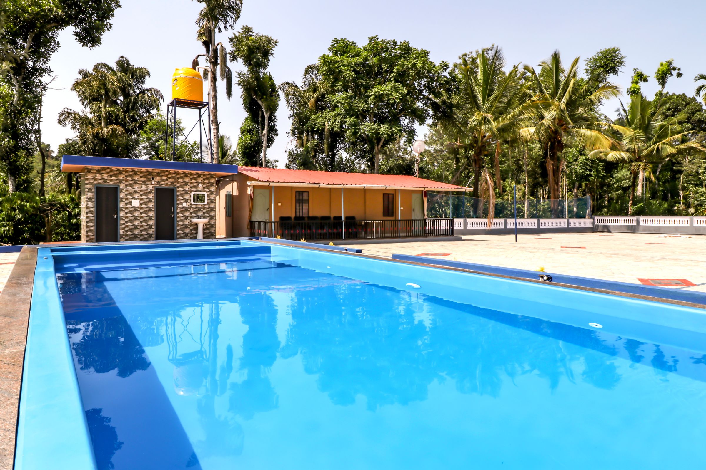 Giridharshini Homestay - Tap to explore photos