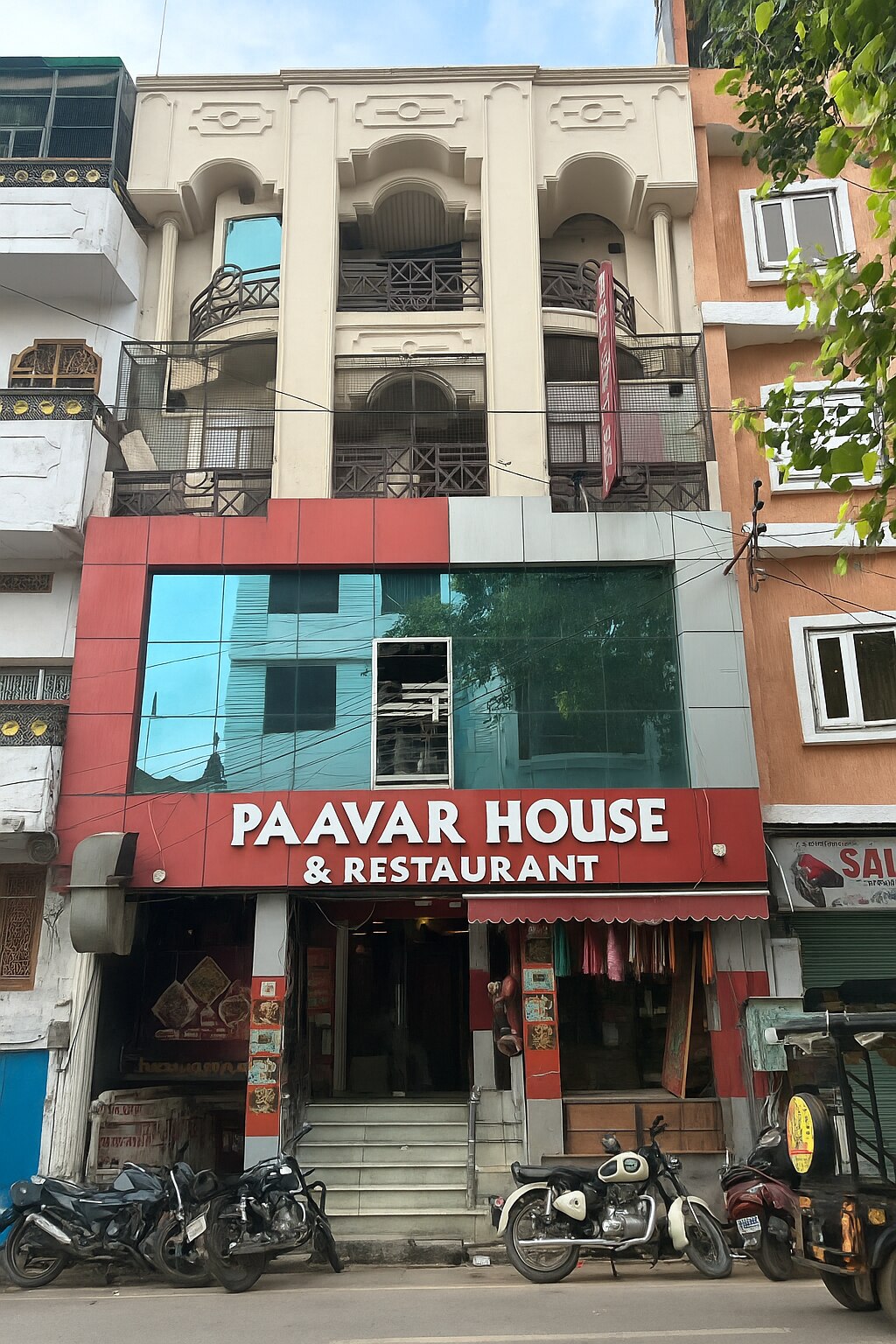 Paavar House - Tap to explore photos