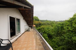 Cozy 1BHK with Balcony and View near Candolim | Hireavilla, Goa