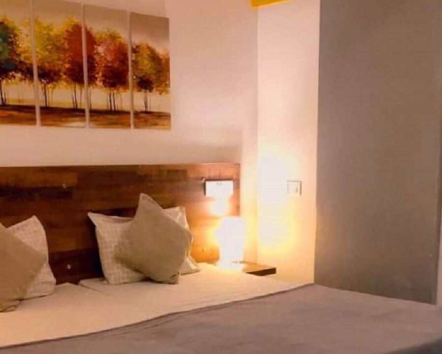 Studio 4 Serviced Studio Aptt.Near Airport: Vasant Kunj - Tap to explore photos