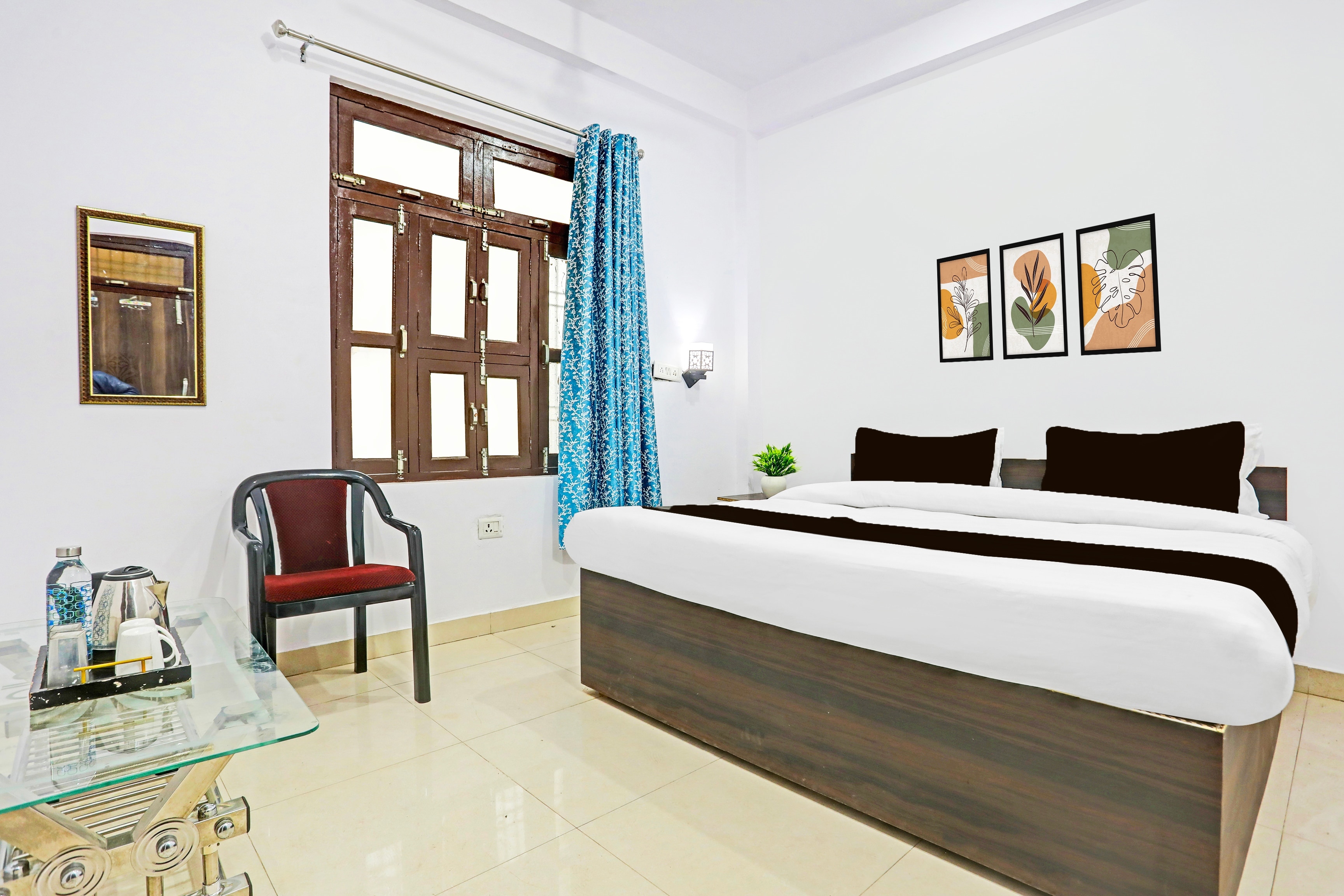 HOTEL O VISHWAKARMA INN - Tap to explore photos