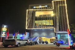 The Four seasons, Sultanpur