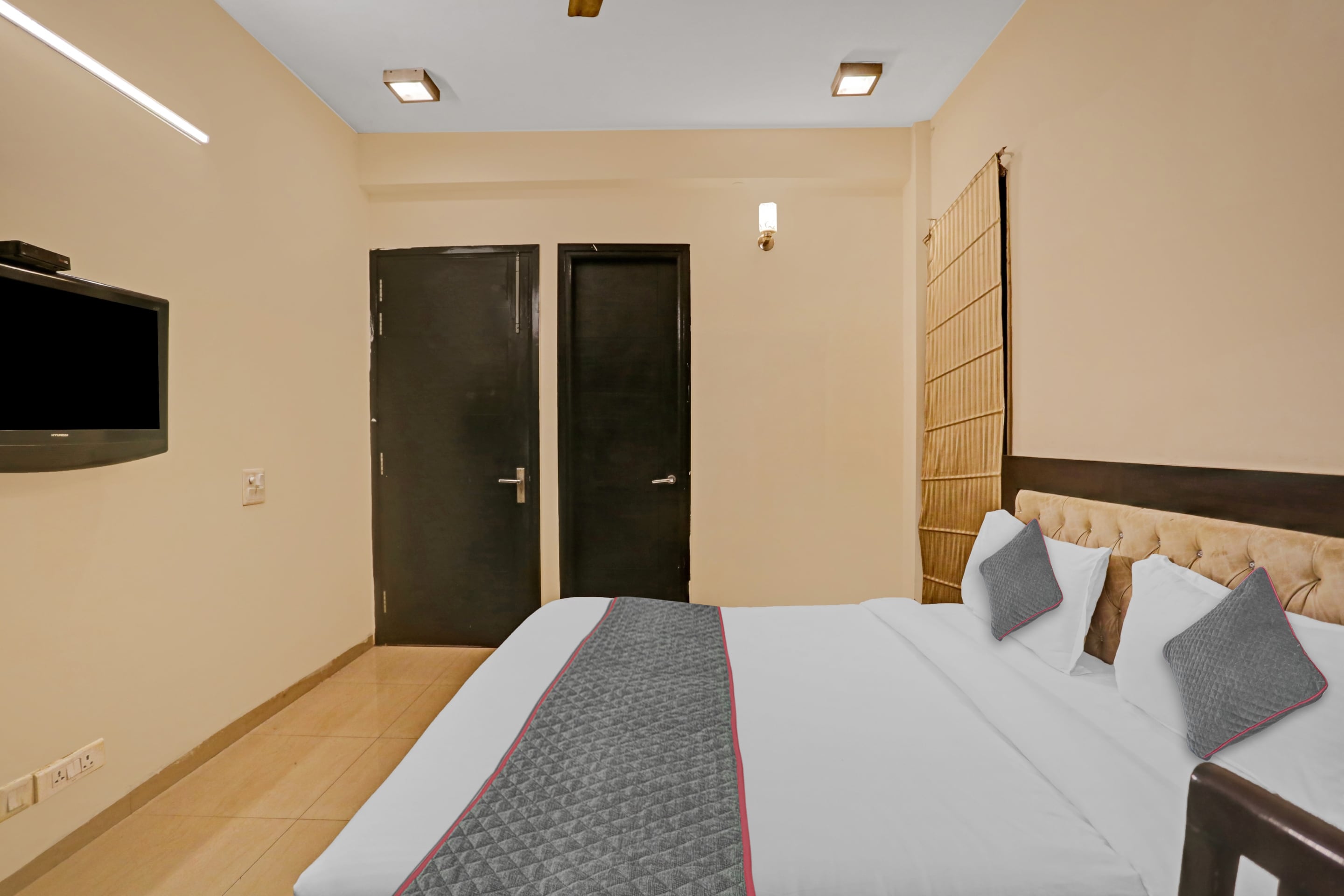Hotel O Global Luxury Stays - Tap to explore photos