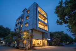 FabHotel Just Inn - Nr. Lajpat Nagar Market, Delhi