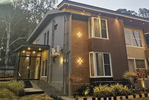 Pine Tree Garden: Luxury 6-Bed Villa Retreat