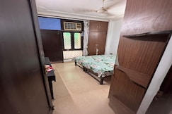 Spacious 3BHK in Rajinder Nagar | Metro & Hospital at 1-5 Min, Delhi