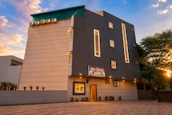 FabHotel AVR, Mahalaxmi Nagar, Indore
