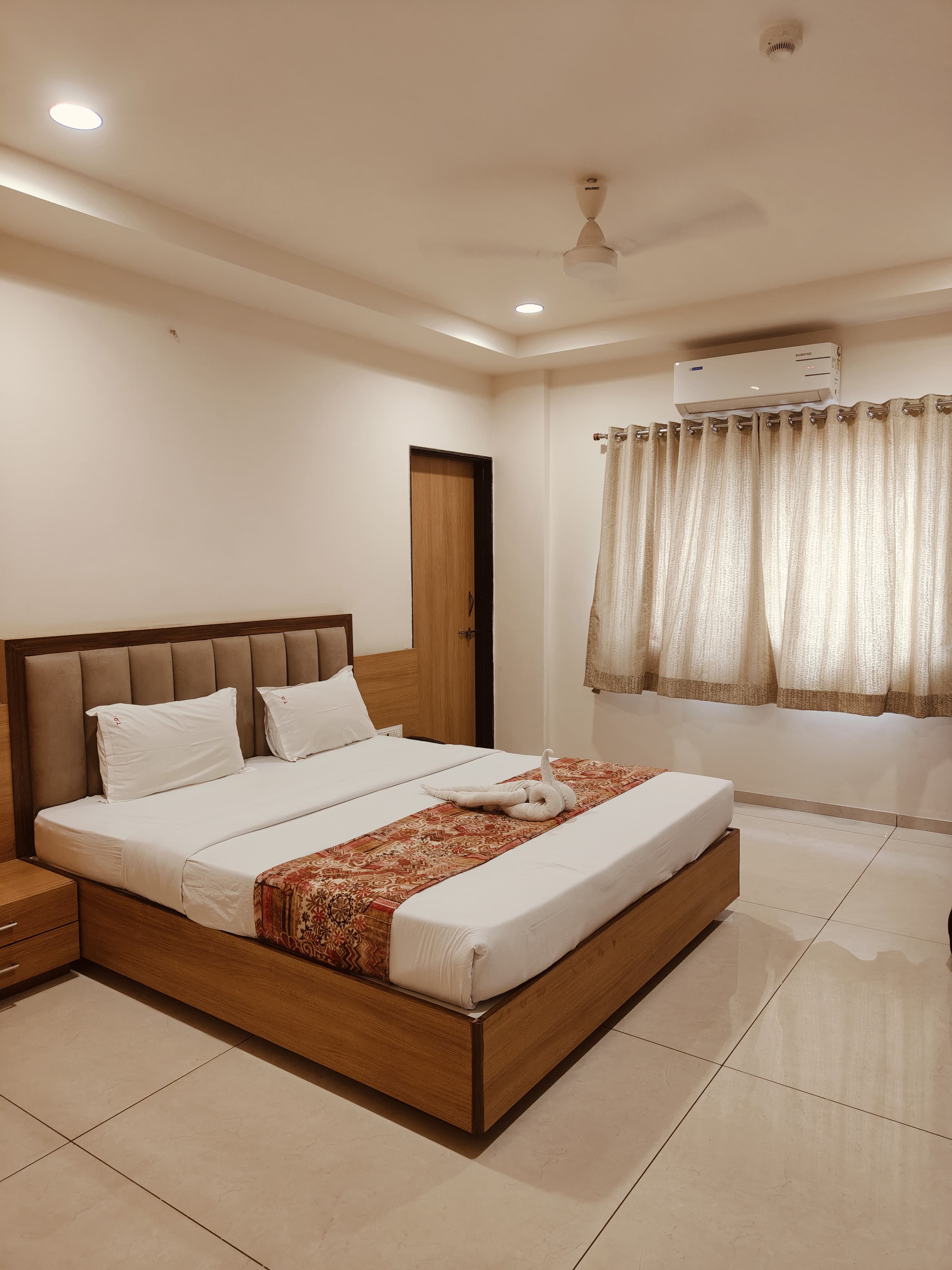 Hotel TrushaDham 5
