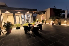 Penthouse with Panoromic View, Terrace Garden 1bhk, Delhi