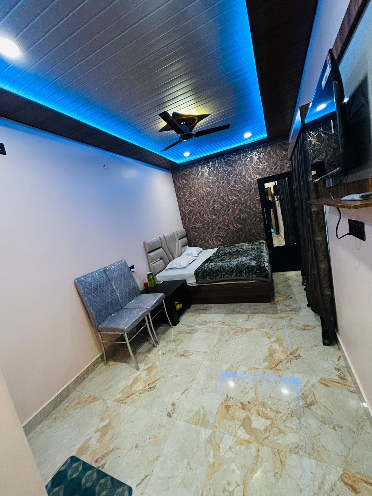 Kumari Guest House - Tap to explore photos