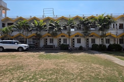 Hotel Manas, Nevasa