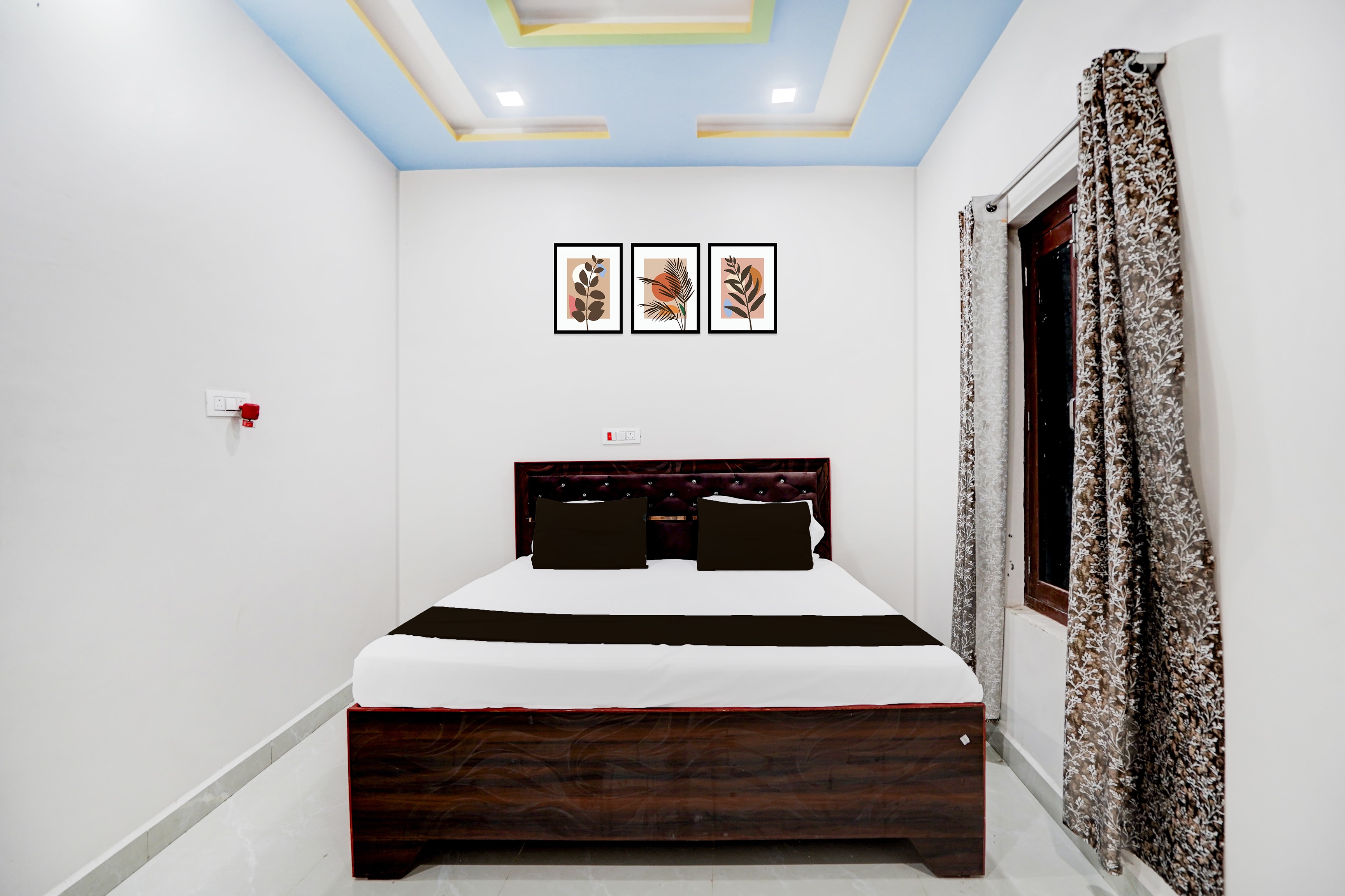 HOTEL O MAYUR - Tap to explore photos