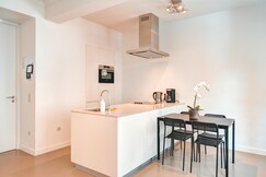 Chic Meir Stay for 9 with Balcony, Antwerp
