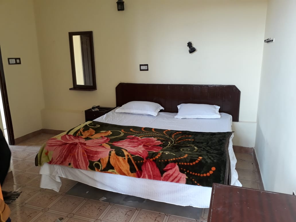 Selina Homestay - Tap to explore photos