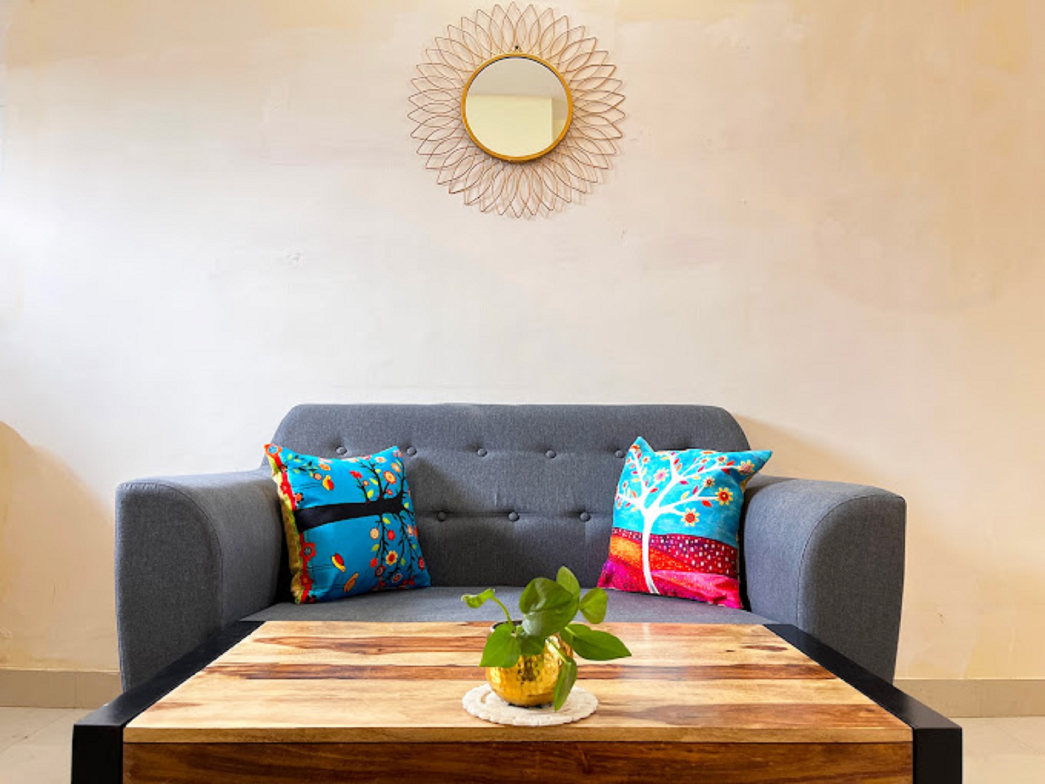 IYLA SERVICED APARTMENT - Tap to explore photos