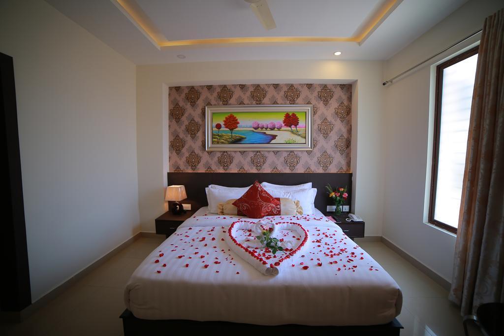 Prabhaa Grand Inn - Tap to explore photos