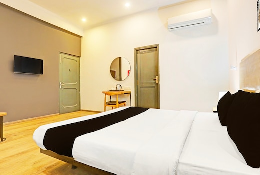 Super OYO Townhouse Vijay Khand Gomti Nagar